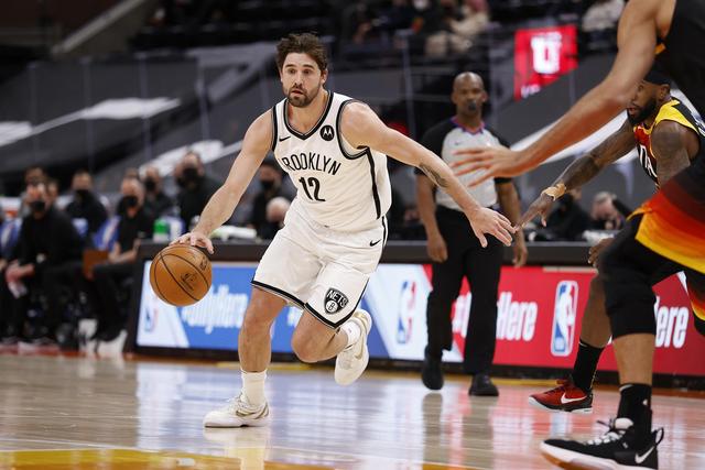 罗马诺：曼联支持奥纳纳&对他有信心